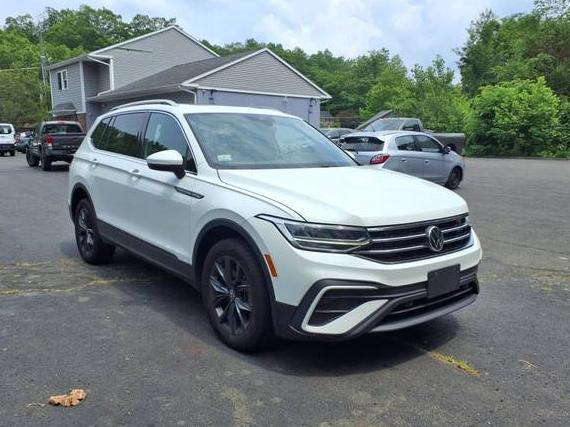 VOLKSWAGEN TIGUAN 4MOTION 2022 3VV2B7AX7NM009470 image